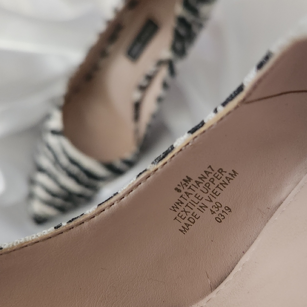 SOLD - Nine West Tatiana Pointy Toe Pumps | Zebra Print Design | Size 8.5 - Picture 5 of 7